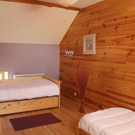 Casa rural Rénové Avec Terrasse, Animaux Admis Près De St Pourçain - Fr-1-489-138 *
