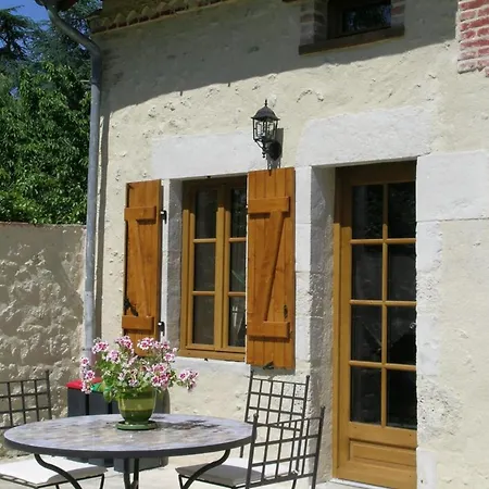 Casa rural Rénové Avec Terrasse, Animaux Admis Près De St Pourçain - Fr-1-489-138 *